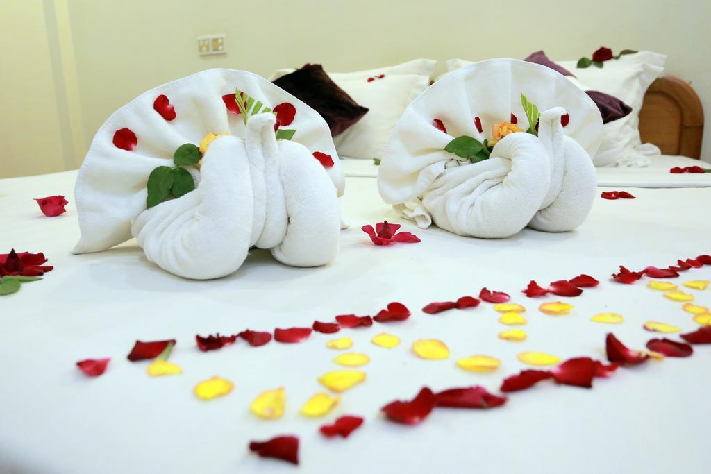 מנדלאי Golden Dream Hotel מראה חיצוני תמונה